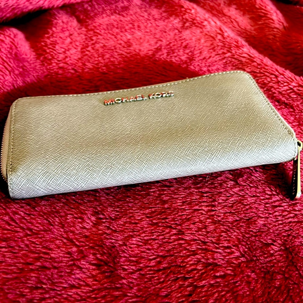 Michael Kors long wallet with zipper